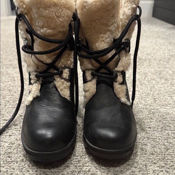 Sorel Black and Cream Winter Boots - Picture 3 of 7